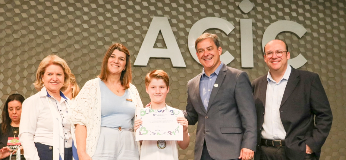 Pr&ecirc;mios acic de jornalismo, matem&aacute;tica e l&iacute;ngua portuguesa