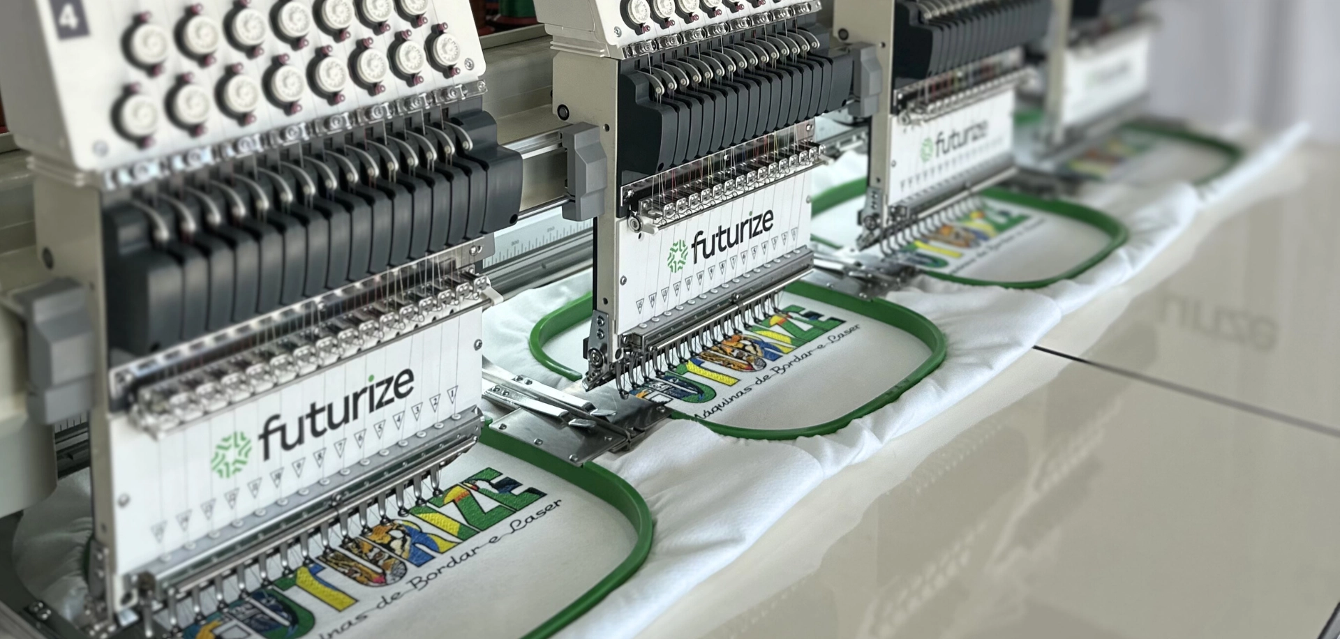 M&aacute;quina de Bordar - 4 cabe&ccedil;as 15agulhas - MB 1504 C - Foto 3