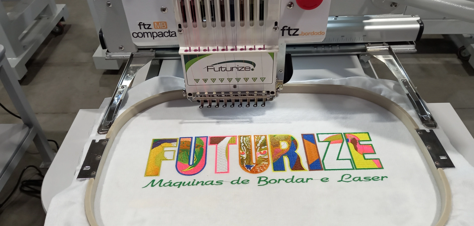 Maquina de bordar industrial - mb compacta - futurize