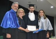 Acic homenageia formando do curso de Design da Unesc