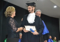 Acic homenageia formando do curso de Design da Unesc