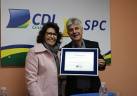 Acic recebe homenagem da CDL de Crici�ma
