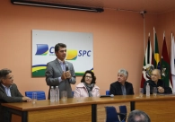 Acic recebe homenagem da CDL de Crici�ma