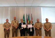 Acic recebe homenagem do comando da Pol�cia Militar