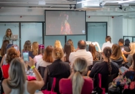 Acic recebe palestra sobre tend�ncias do Ver�o 2026 com Denise Morais