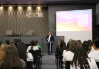 Alunos de cursos do Cedup fazem visita � Acic