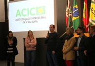 Alunos do Projeto Clube do Jovem Empreendedor conhecem a Acic