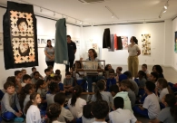 Alunos se encantam com a t&eacute;cnica de tecelagem da artista Elke H&uuml;lse