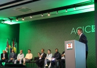 Ato na Acic oficializa benef�cios fiscais e amplia��o de servi�os de sa�de