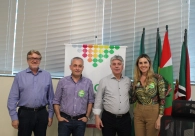 Candidato a vice-governador Jo�o Paulo Klein�bing recebe demandas da classe empresarial