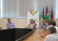 Candidato a vice-governador Jo�o Paulo Klein�bing recebe demandas da classe empresarial