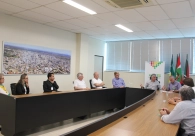 Candidato a vice-governador Jo�o Paulo Klein�bing recebe demandas da classe empresarial