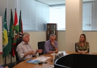 Candidato a vice-governador Jo�o Paulo Klein�bing recebe demandas da classe empresarial