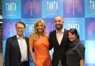 Com audit&oacute;rio lotado, livro que narra a trajet&oacute;ria do m&eacute;dico Domingos Simon &eacute; lan&ccedil;ado