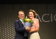 Com audit&oacute;rio lotado, livro que narra a trajet&oacute;ria do m&eacute;dico Domingos Simon &eacute; lan&ccedil;ado