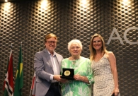 Com passeio pela hist&oacute;ria, Acic celebra vencedores do Pr&ecirc;mio de Jornalismo