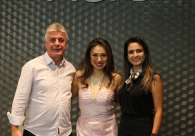 Com t&eacute;cnicas de ilusionismo, Meiry Kamia d&aacute; dicas de sucesso e felicidade