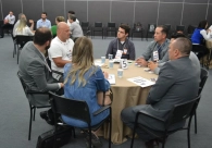 Conex&atilde;o de neg&oacute;cios prospecta neg&oacute;cios e firma parcerias entre empresas