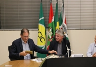Desenvolvimento do Sul pauta reuni&atilde;o entre empres&aacute;rios e o presidente da Fiesc