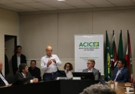 Diretores da Acic recebem a visita do senador Esperidi&atilde;o Amin