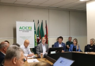 Diretores da Acic recebem a visita do senador Esperidi&atilde;o Amin