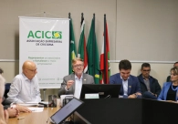 Diretores da Acic recebem a visita do senador Esperidi&atilde;o Amin