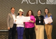 Empolga&ccedil;&atilde;o marca entrega de medalhas do Pr&ecirc;mio Acic de L&iacute;ngua Portuguesa