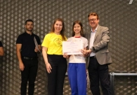 Empolga&ccedil;&atilde;o marca entrega de medalhas do Pr&ecirc;mio Acic de L&iacute;ngua Portuguesa