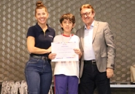 Empolga&ccedil;&atilde;o marca entrega de medalhas do Pr&ecirc;mio Acic de L&iacute;ngua Portuguesa