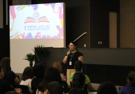 Empolga&ccedil;&atilde;o marca entrega de medalhas do Pr&ecirc;mio Acic de L&iacute;ngua Portuguesa