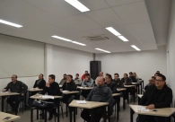 Empres�rios de oficinas mec�nicas recebem qualifica��o na Acic