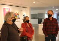 Empres&aacute;rios visitam exposi&ccedil;&atilde;o de Dudu Rodrigues na Acic