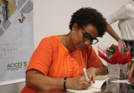 Escritora radicada em Crici�ma participa da Feira do Livro de Lisboa