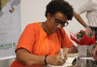 Evento na Acic marca lan�amento do livro �ELAS�