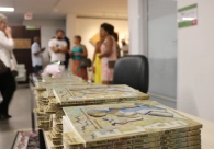 Evento na Acic marca lan�amento do livro �ELAS�