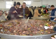 Feijoada do Bairro re&uacute;ne grande p&uacute;blico em prol da solidariedade