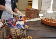 Feijoada do Bairro re&uacute;ne grande p&uacute;blico em prol da solidariedade