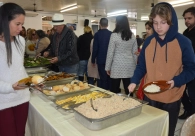 Feijoada do Bairro re&uacute;ne grande p&uacute;blico em prol da solidariedade