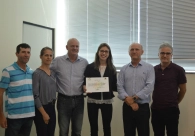 Graduada em Design da Unesc recebe homenagem da Acic