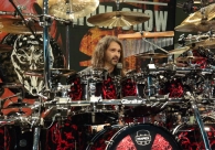 Maior baterista de heavy metal do Brasil protagoniza espet&aacute;culo na Acic&nbsp;