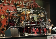 Maior baterista de heavy metal do Brasil protagoniza espet&aacute;culo na Acic&nbsp;