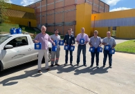 Mais de 5 mil litros de �lcool s�o doados pela Farben