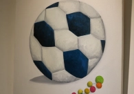 Mostra Minha Inf&acirc;ncia & Happy Humans est&aacute; aberta ao p&uacute;blico na galeria de arte da Acic