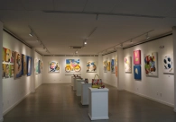 Mostra Minha Inf&acirc;ncia & Happy Humans est&aacute; aberta ao p&uacute;blico na galeria de arte da Acic