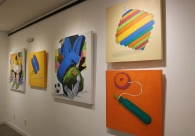 Mostra Minha Inf&acirc;ncia & Happy Humans est&aacute; aberta ao p&uacute;blico na galeria de arte da Acic