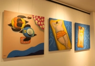 Mostra Minha Inf&acirc;ncia & Happy Humans est&aacute; aberta ao p&uacute;blico na galeria de arte da Acic