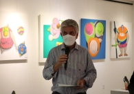 Mostra Minha Inf&acirc;ncia & Happy Humans est&aacute; aberta ao p&uacute;blico na galeria de arte da Acic