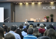 Mudan&ccedil;as e tend&ecirc;ncias do profissional do design foram abordadas em Aula Magna na Acic