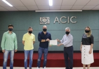 N&uacute;cleo de Meio Ambiente da Acic entrega Selo de Sustentabilidade Ambiental