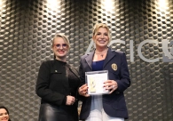 Personalidades dos neg&oacute;cios s&atilde;o agraciadas com o Pr&ecirc;mio Mulher Empres&aacute;ria